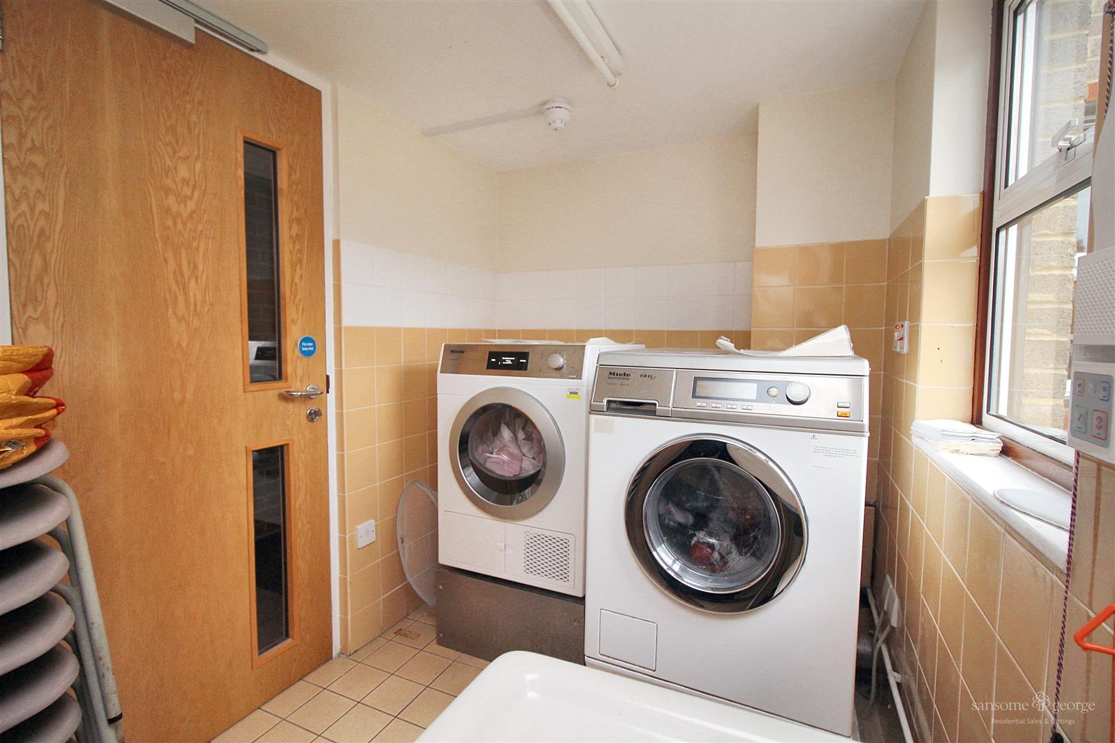 Gordon Palmer Court, Reading